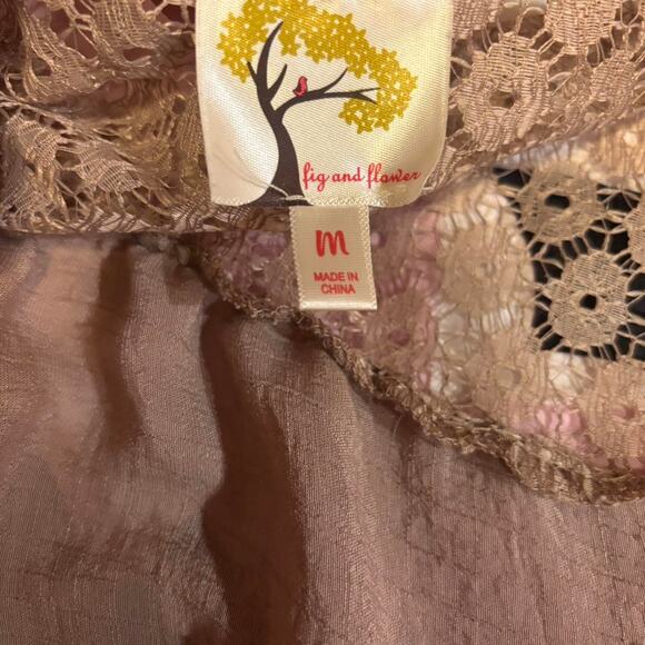 Fig and flower medium embroidered womens blouse - Picture 4 of 8